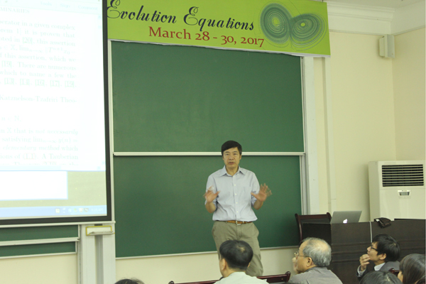 Spring School on "Dynamical Systems and Evolution Equations"