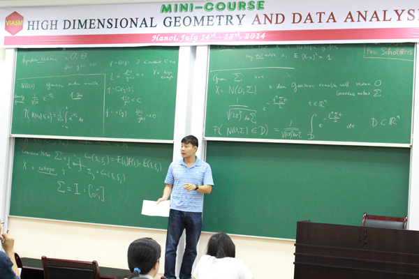 Mini-course: High dimensional geometry and Data analysis