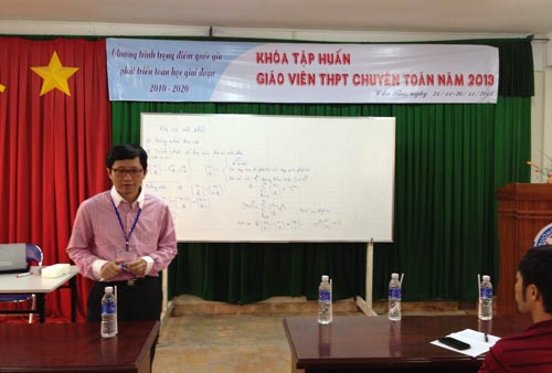 The third training school for high school math teachers in 2013 in Can Tho