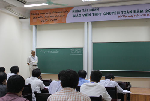 The first training school for highschool math teachers in 2013 has opened