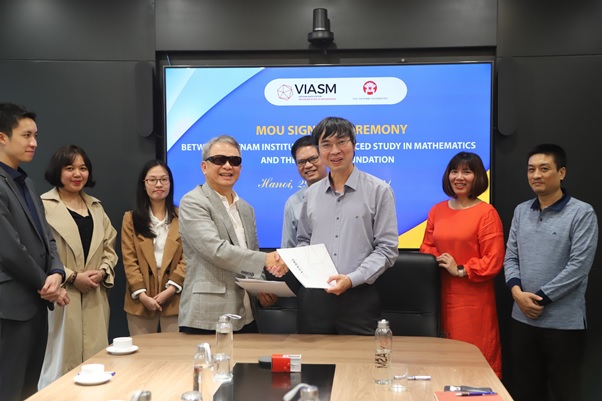 Lễ ký kết thỏa thuận hợp tác giữa Viện Nghiên cứu cao cấp về Toán (VIASM) và The Vietnam Foundation (VNF)